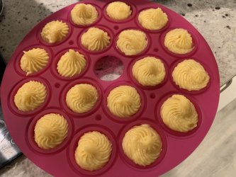 Pâte à choux dans moule en silicone pour congélation