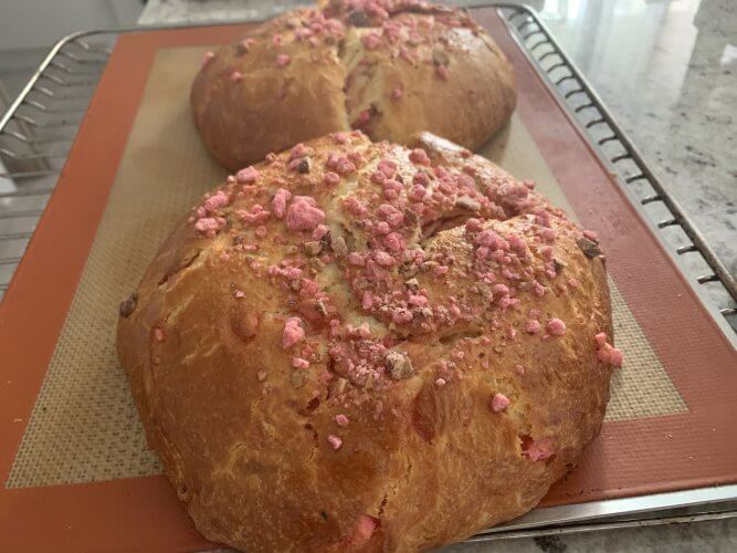 Brioche aux pralines roses