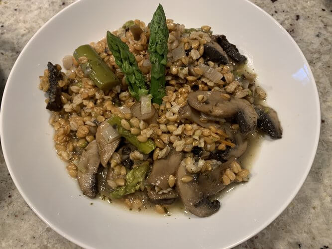 Petit épeautre aux asperges et champignons