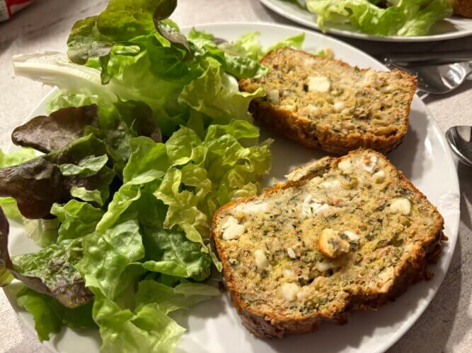 Cake courgette, féta et menthe
