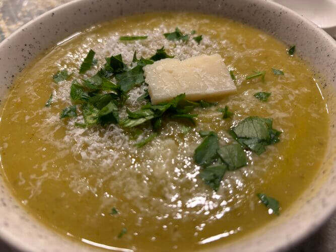 Soupe de légumes parmesan